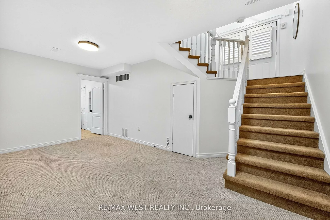 26, Highland, Bradford, Bradford West Gwillimbury