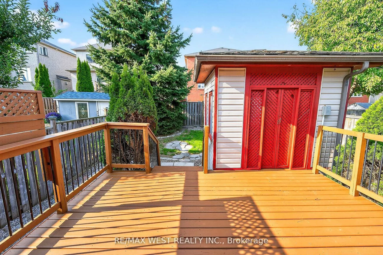 26, Highland, Bradford, Bradford West Gwillimbury