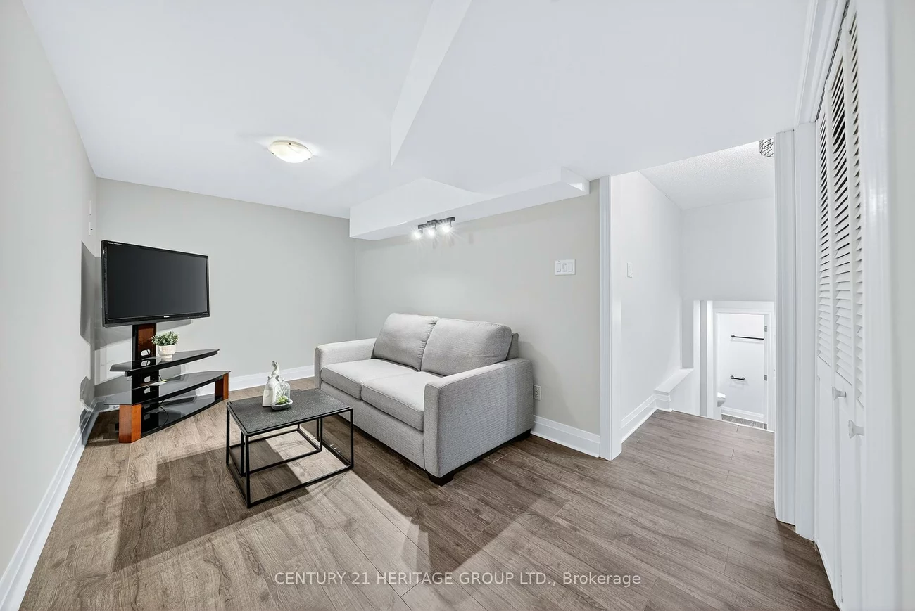 90, Gibson, Bradford, Bradford West Gwillimbury