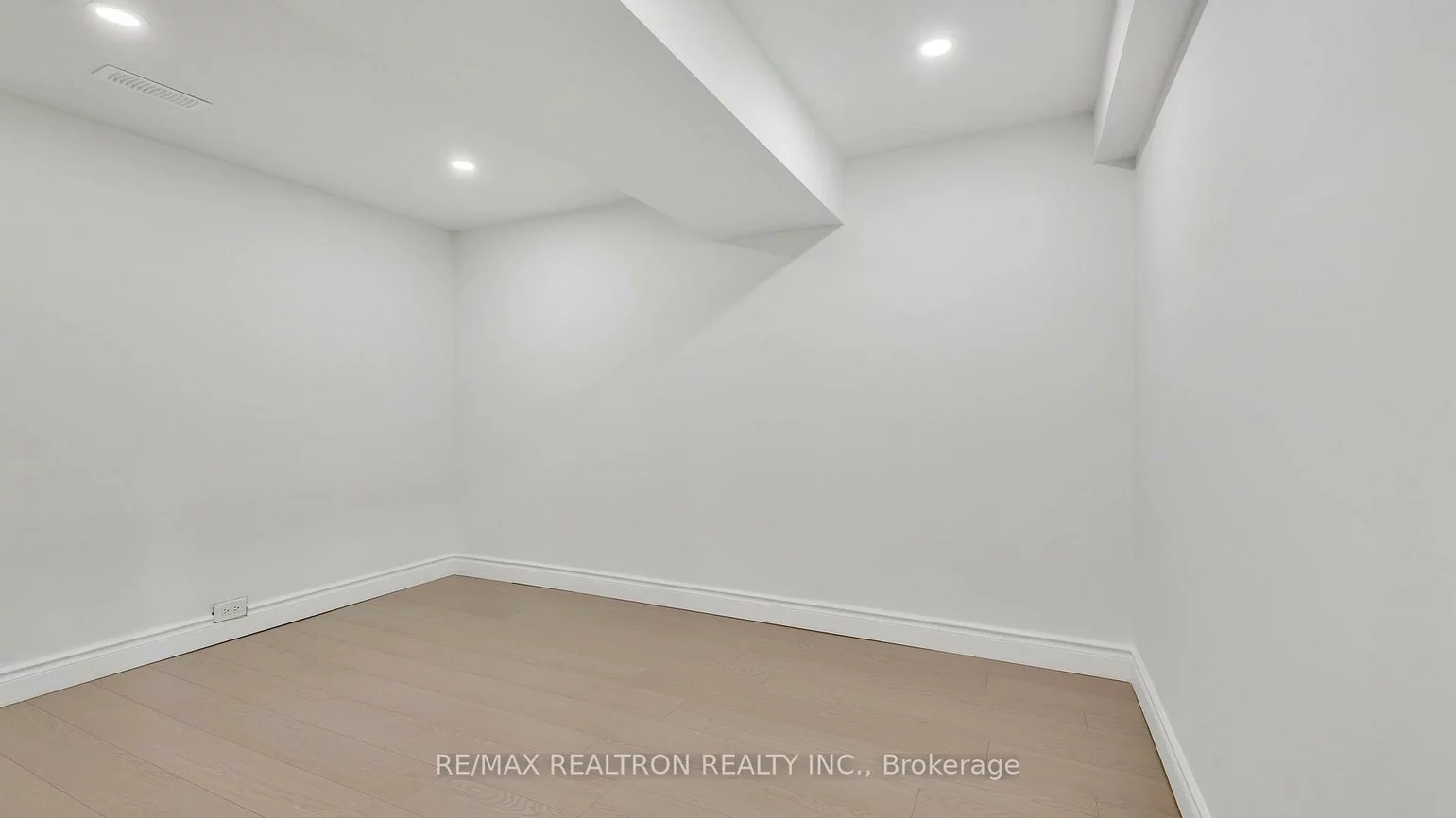 20, Lallien, Bond Head, Bradford West Gwillimbury