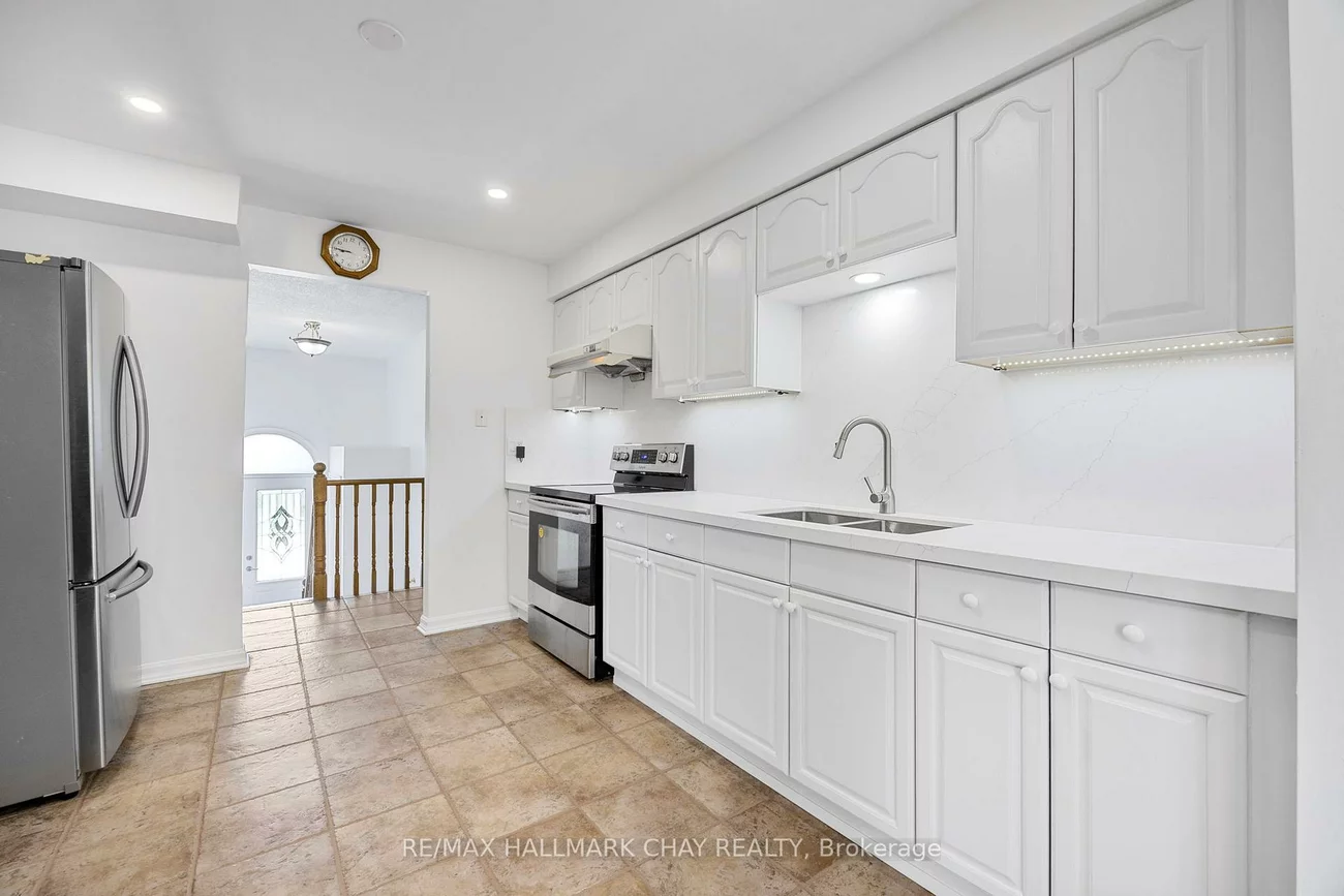 216, Colborne, Bradford, Bradford West Gwillimbury