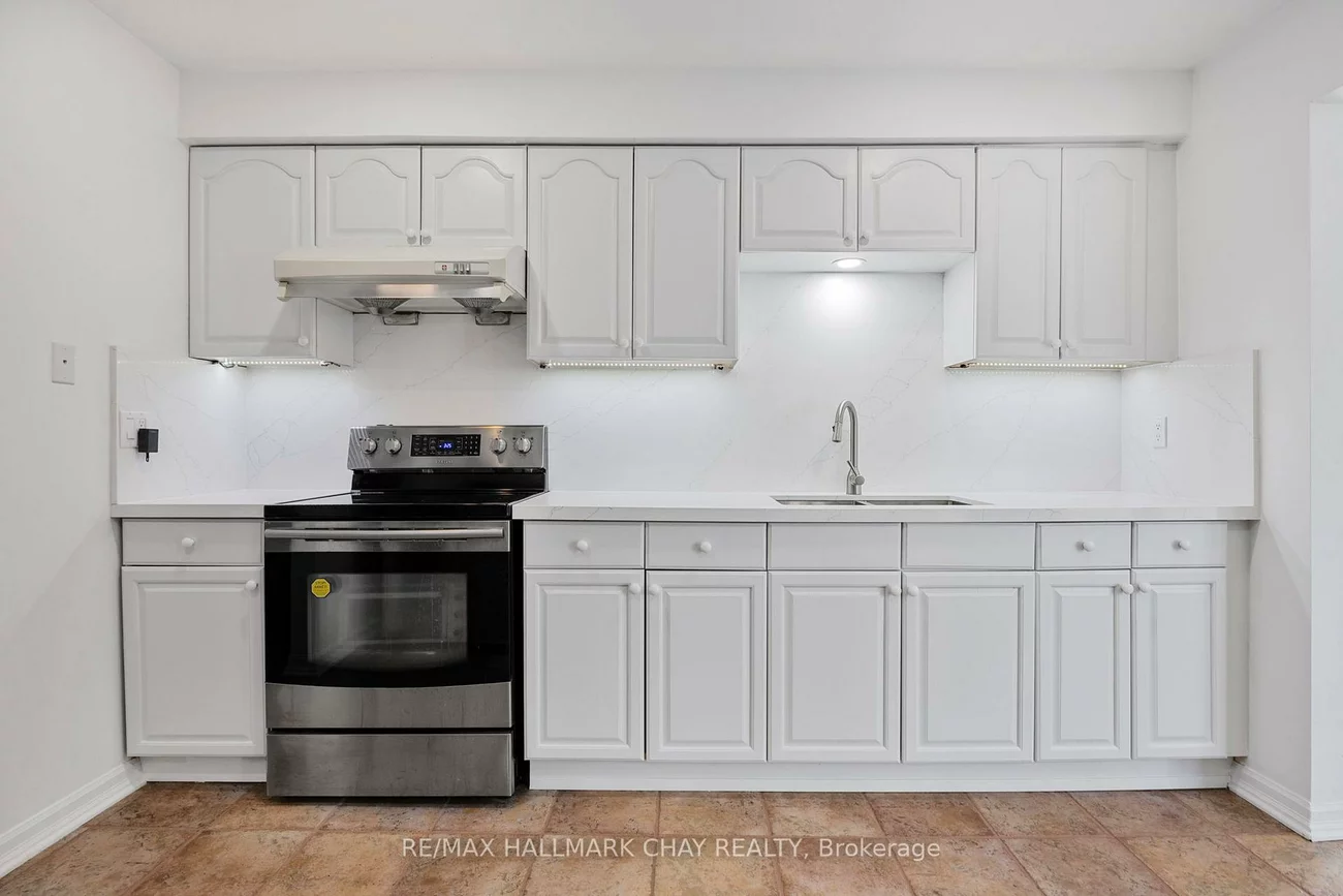 216, Colborne, Bradford, Bradford West Gwillimbury
