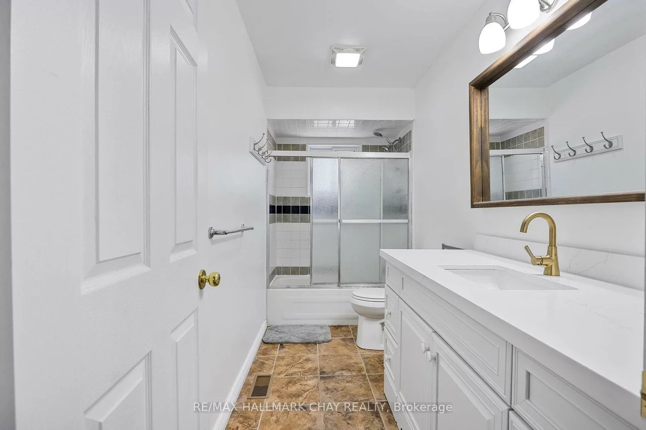 216, Colborne, Bradford, Bradford West Gwillimbury