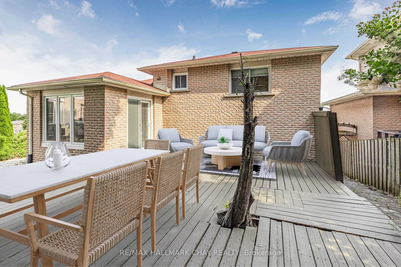 216, Colborne, Bradford, Bradford West Gwillimbury