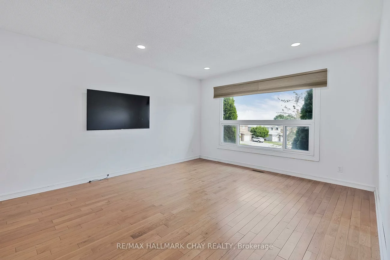 216, Colborne, Bradford, Bradford West Gwillimbury