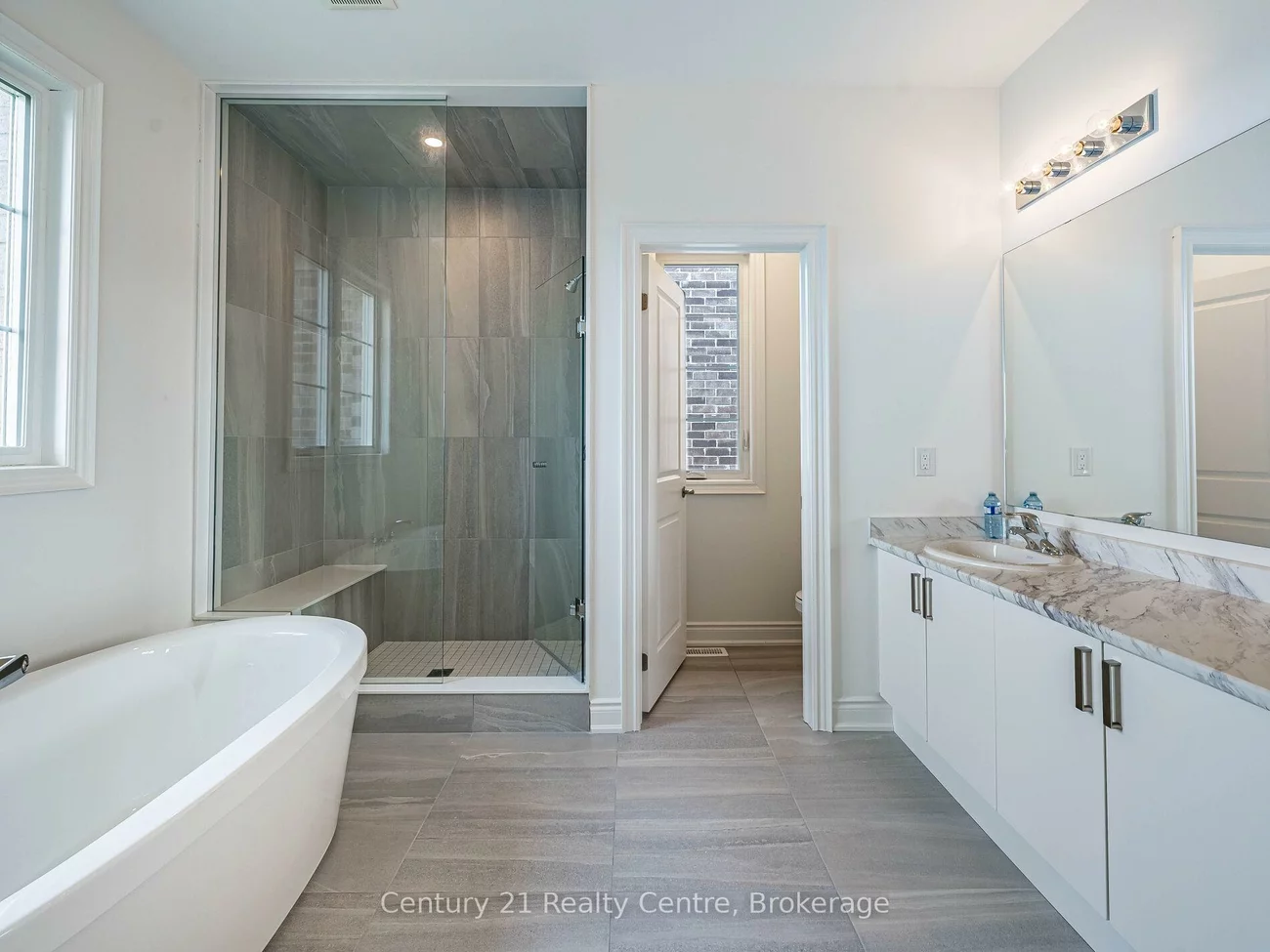 26, Hearn, Bond Head, Bradford West Gwillimbury