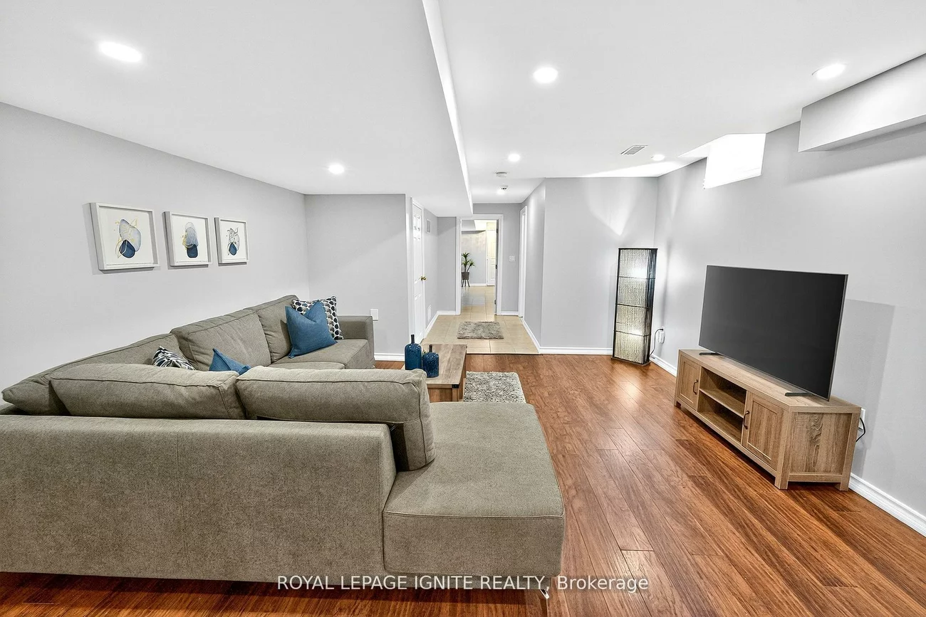 95, Chelsea, Bradford, Bradford West Gwillimbury