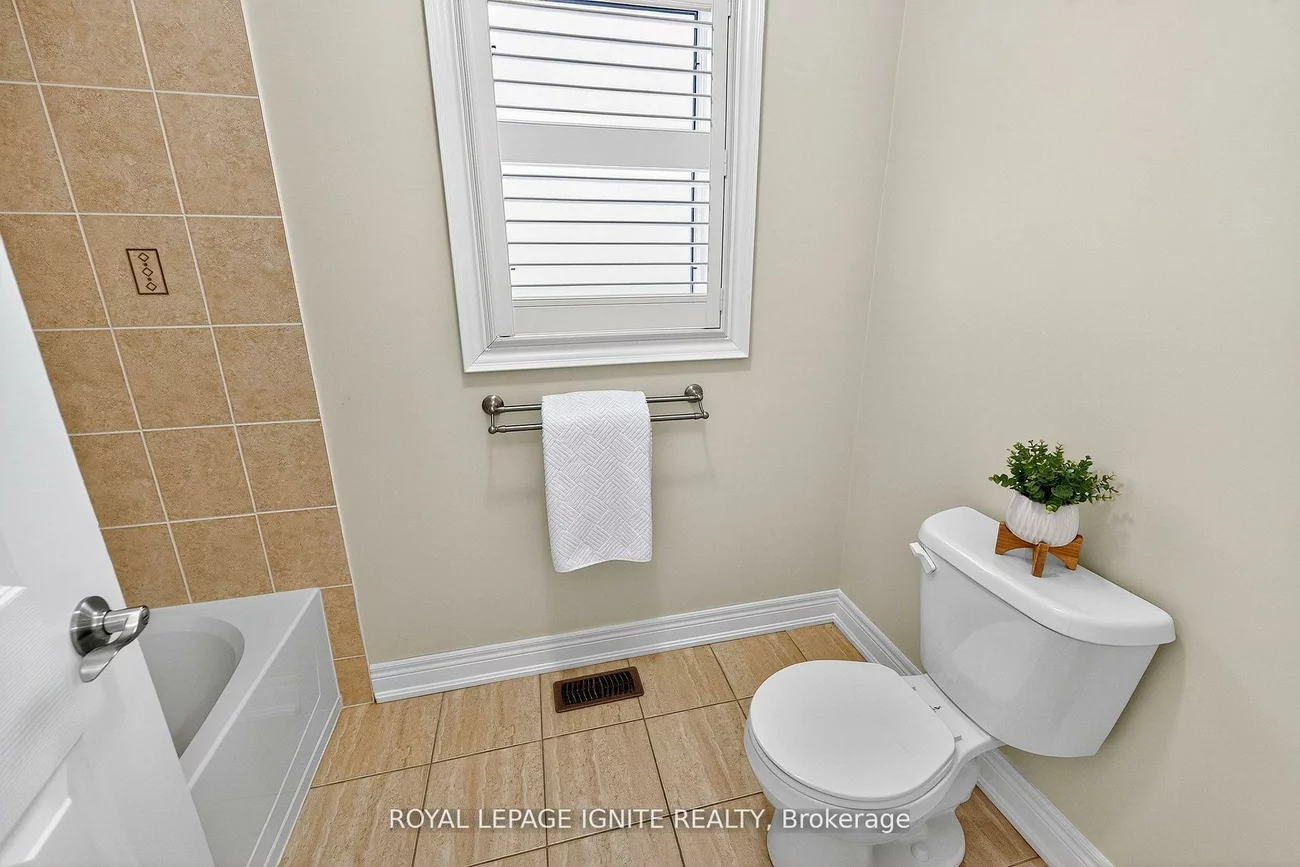 95, Chelsea, Bradford, Bradford West Gwillimbury