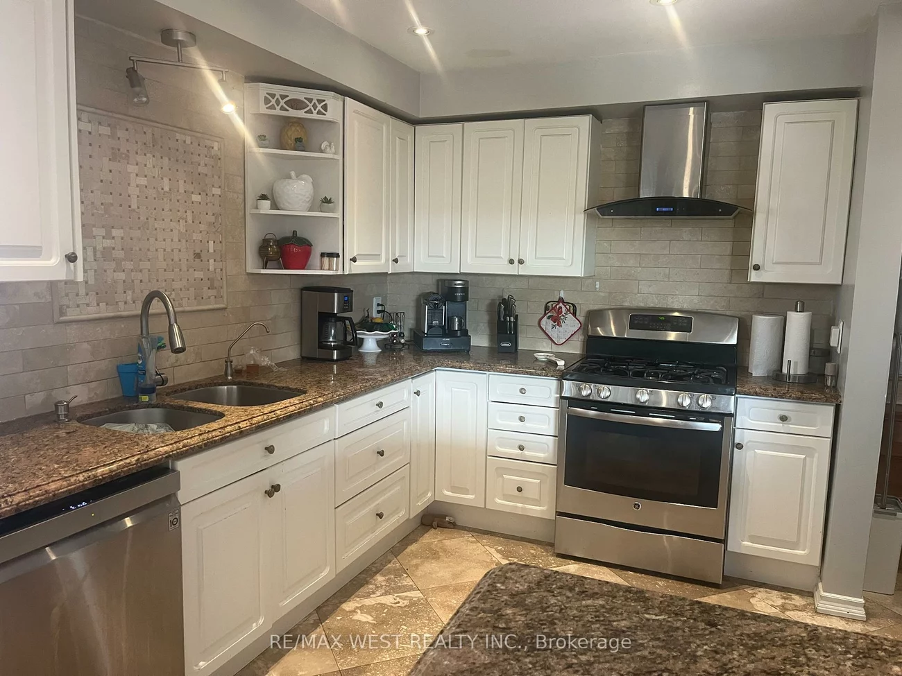 11, Turner, Bradford, Bradford West Gwillimbury