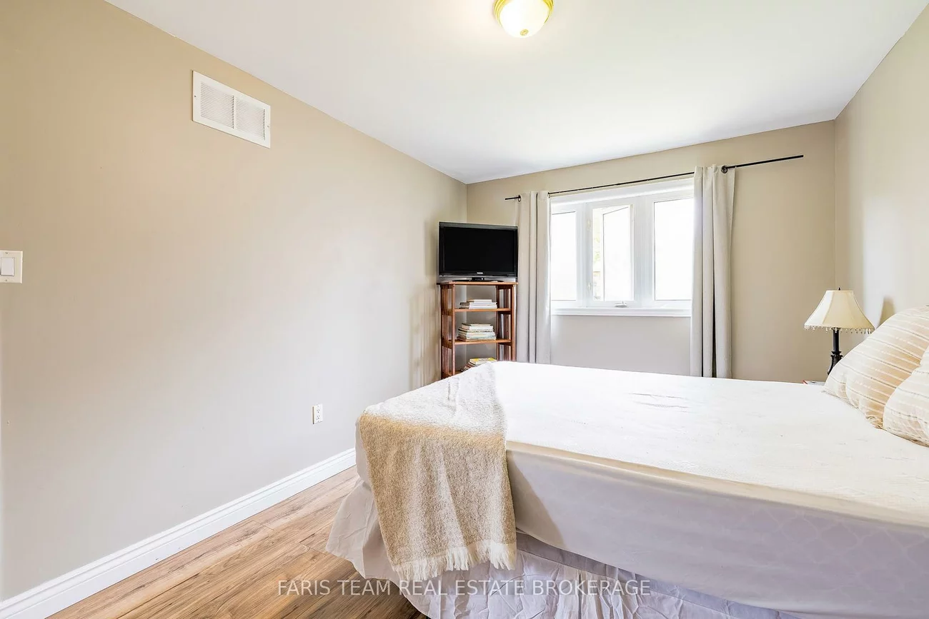 42, Smith, Bradford, Bradford West Gwillimbury