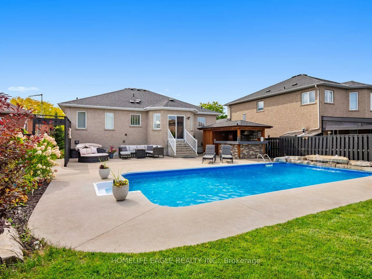 15, Eve, Bradford, Bradford West Gwillimbury
