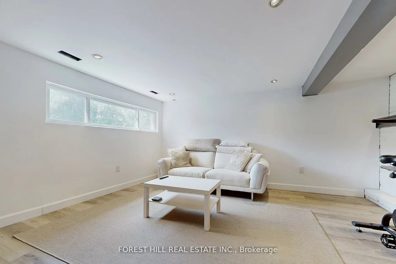 21, Lallien, Bond Head, Bradford West Gwillimbury