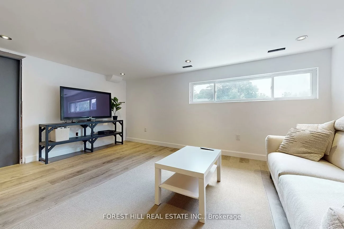 21, Lallien, Bond Head, Bradford West Gwillimbury