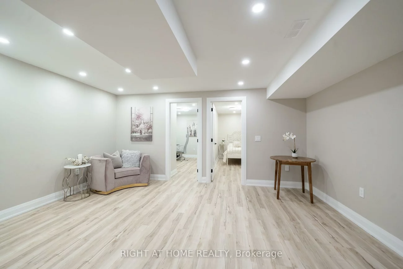 182, Meadowhawk, Bradford, Bradford West Gwillimbury