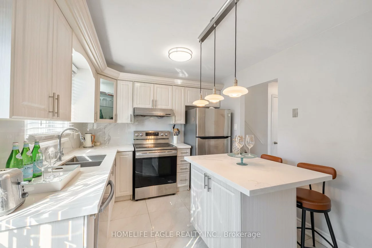 23, Maurino, Bradford, Bradford West Gwillimbury