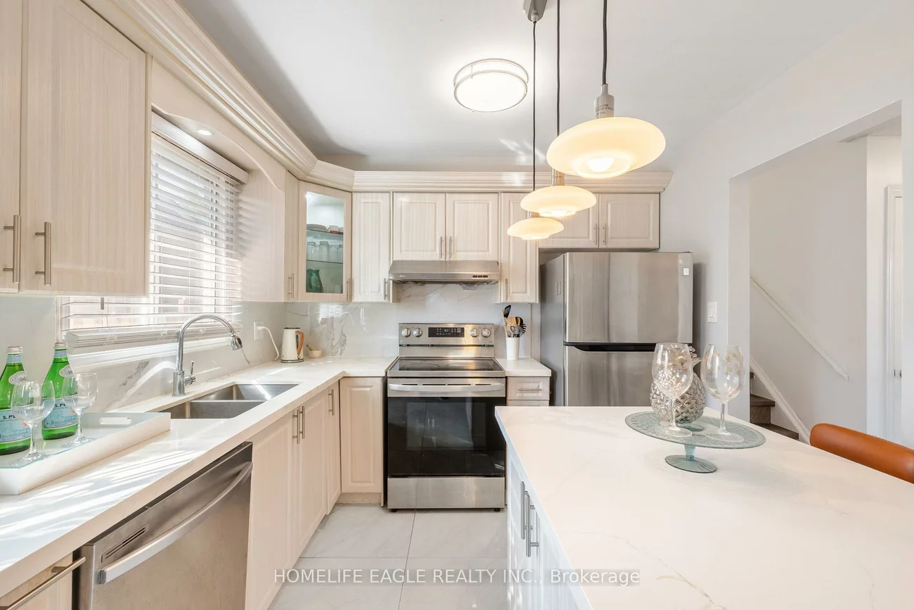23, Maurino, Bradford, Bradford West Gwillimbury