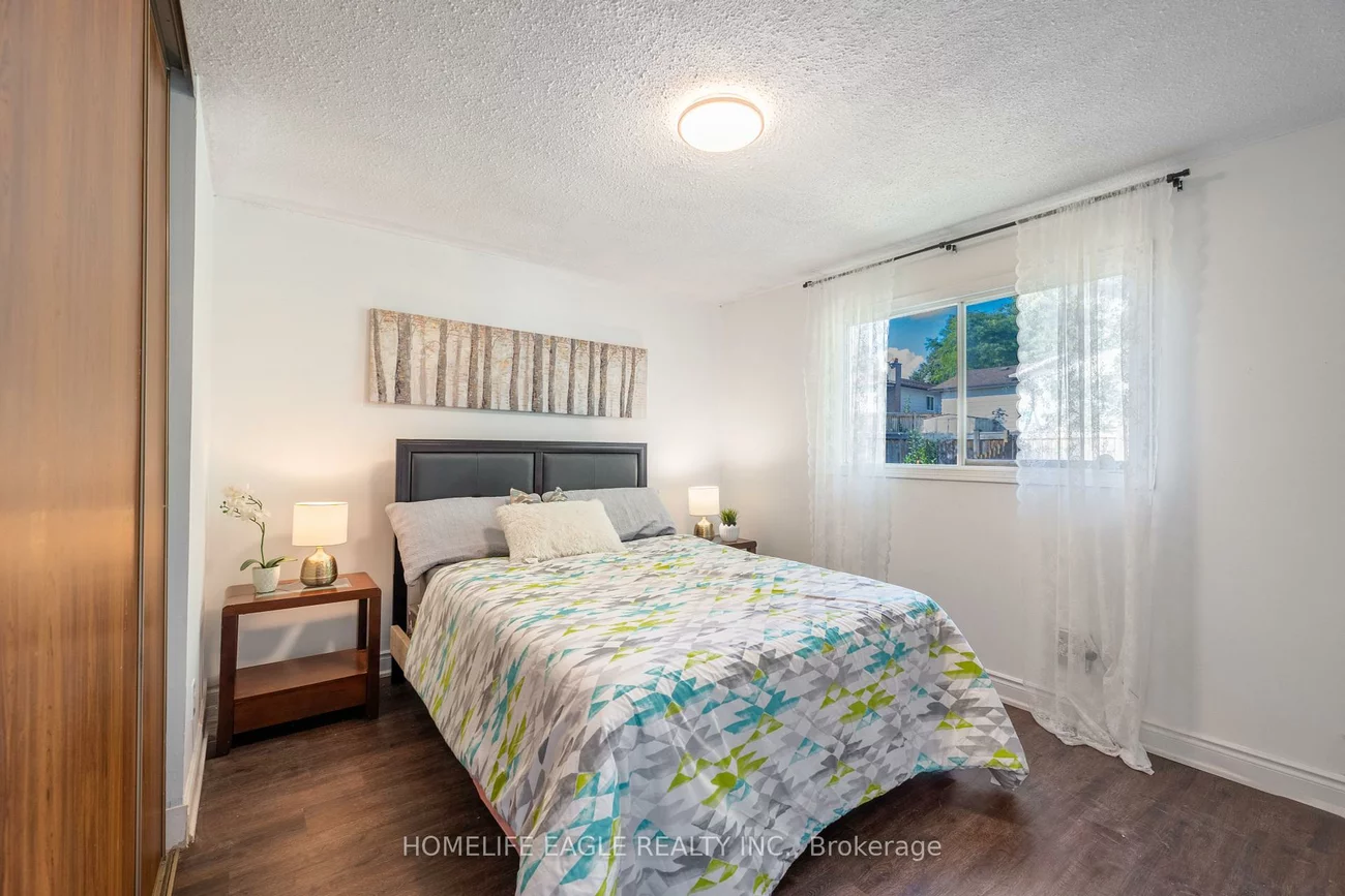 23, Maurino, Bradford, Bradford West Gwillimbury