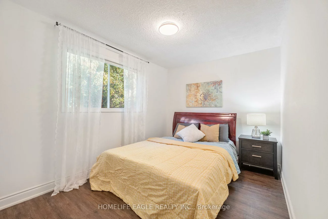 23, Maurino, Bradford, Bradford West Gwillimbury