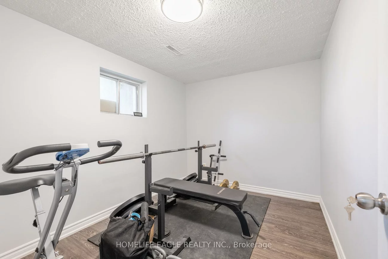 23, Maurino, Bradford, Bradford West Gwillimbury