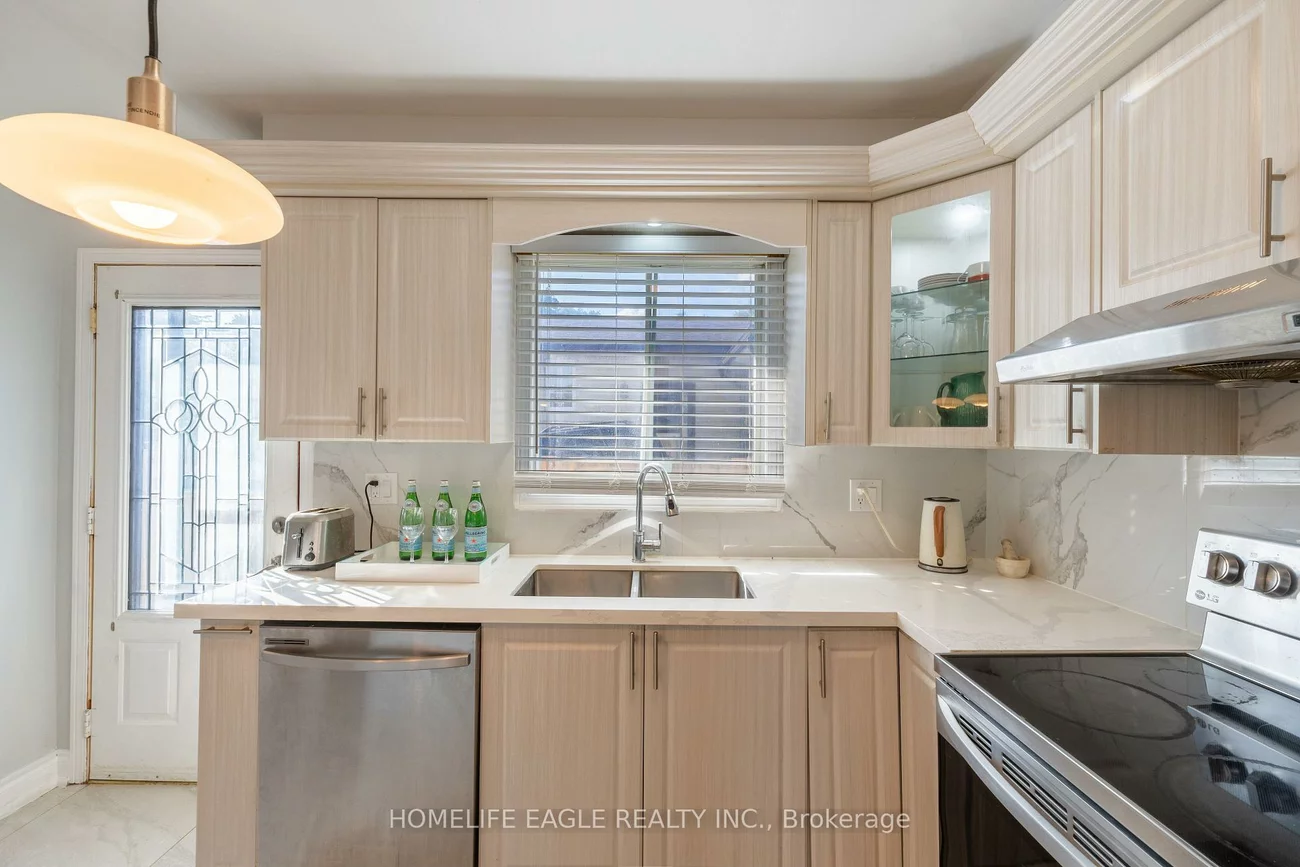 23, Maurino, Bradford, Bradford West Gwillimbury
