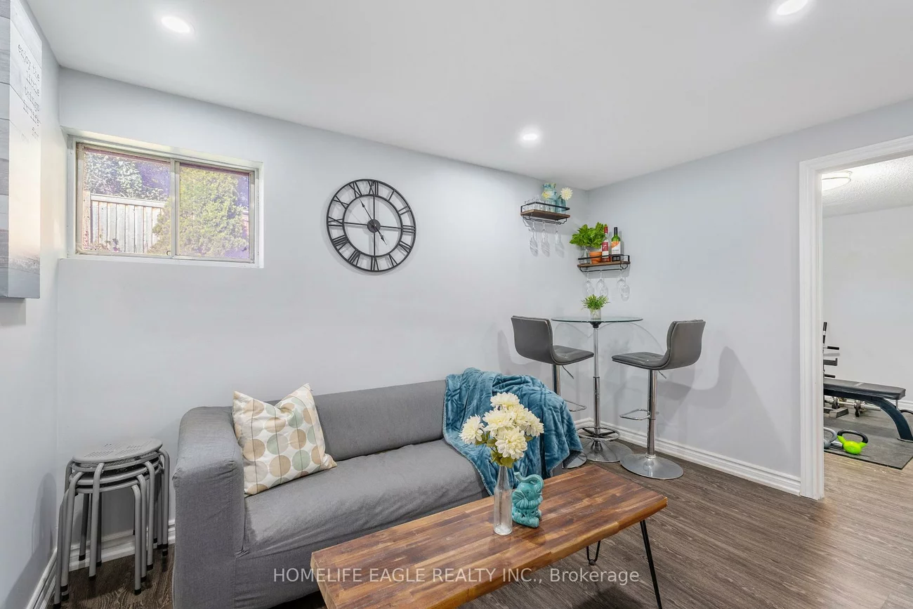 23, Maurino, Bradford, Bradford West Gwillimbury