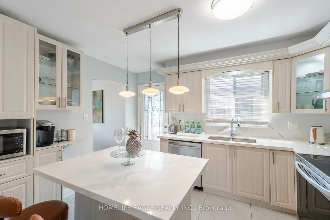 23, Maurino, Bradford, Bradford West Gwillimbury