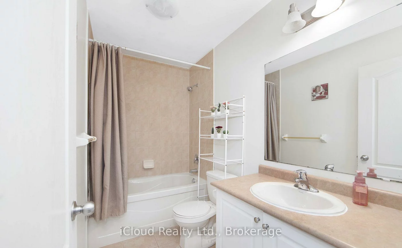 18, Meadowhawk, Bradford, Bradford West Gwillimbury