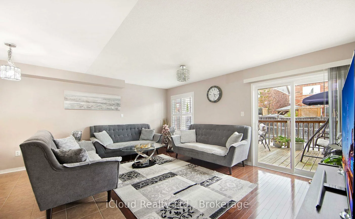 18, Meadowhawk, Bradford, Bradford West Gwillimbury