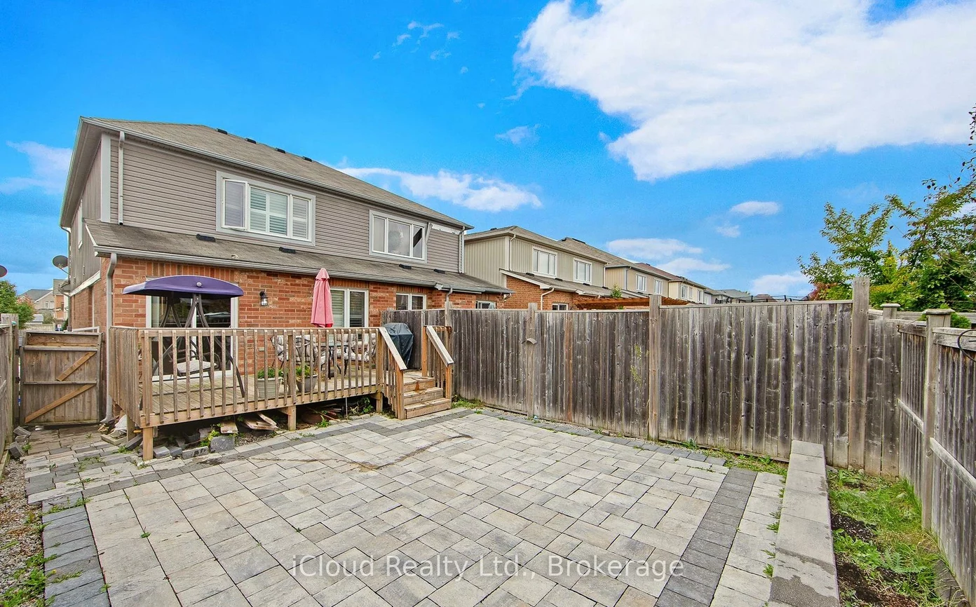 18, Meadowhawk, Bradford, Bradford West Gwillimbury