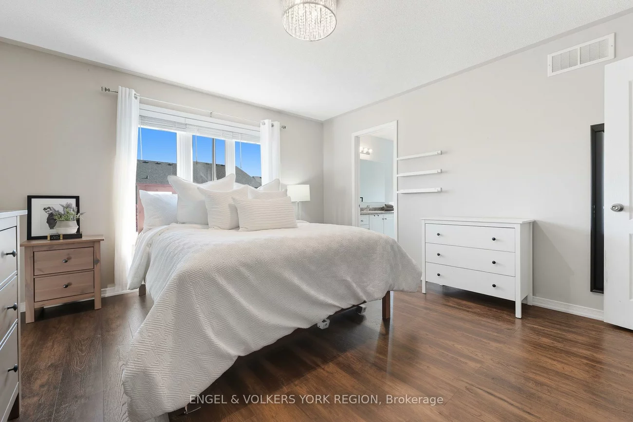 23, Weir, Bradford, Bradford West Gwillimbury