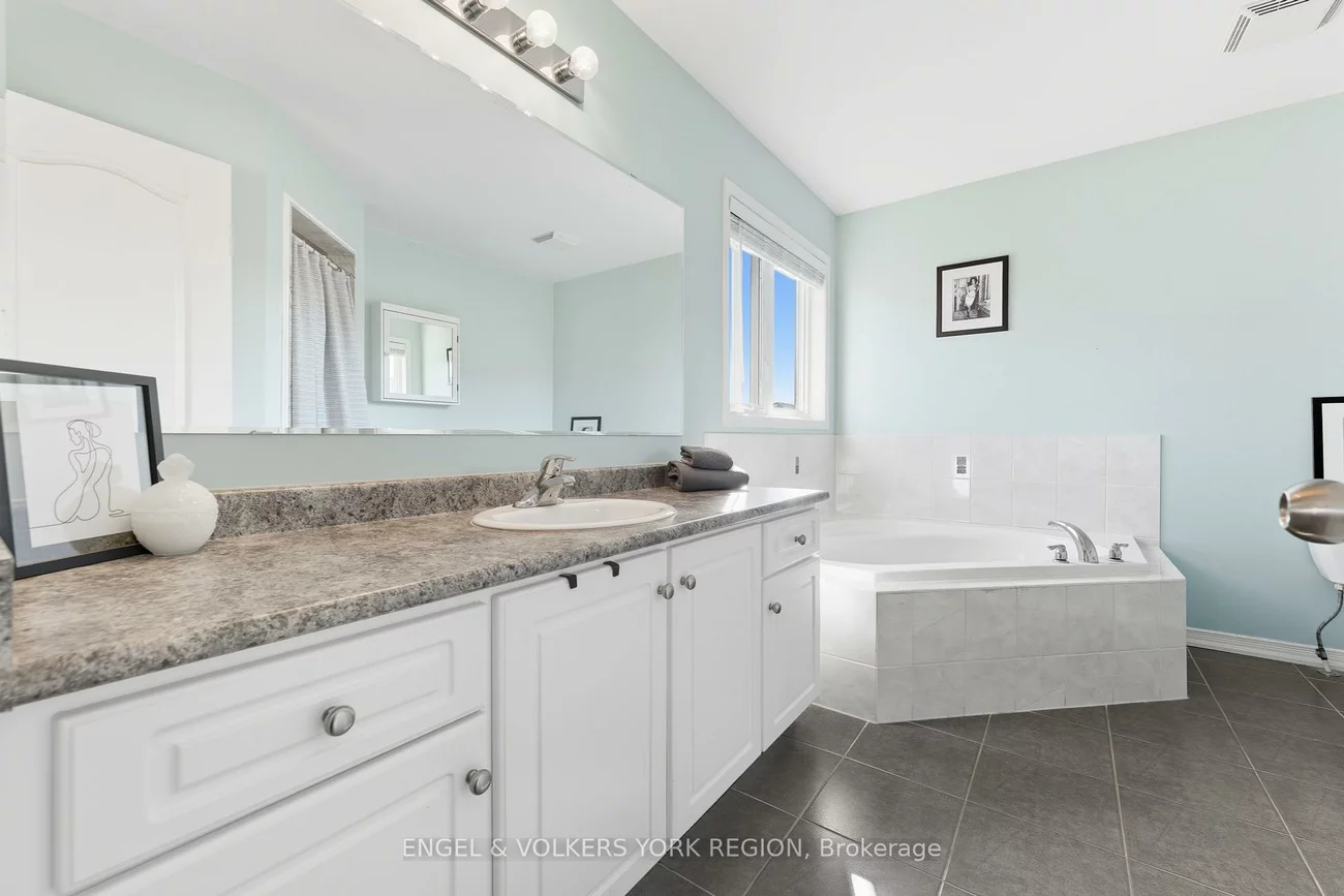 23, Weir, Bradford, Bradford West Gwillimbury