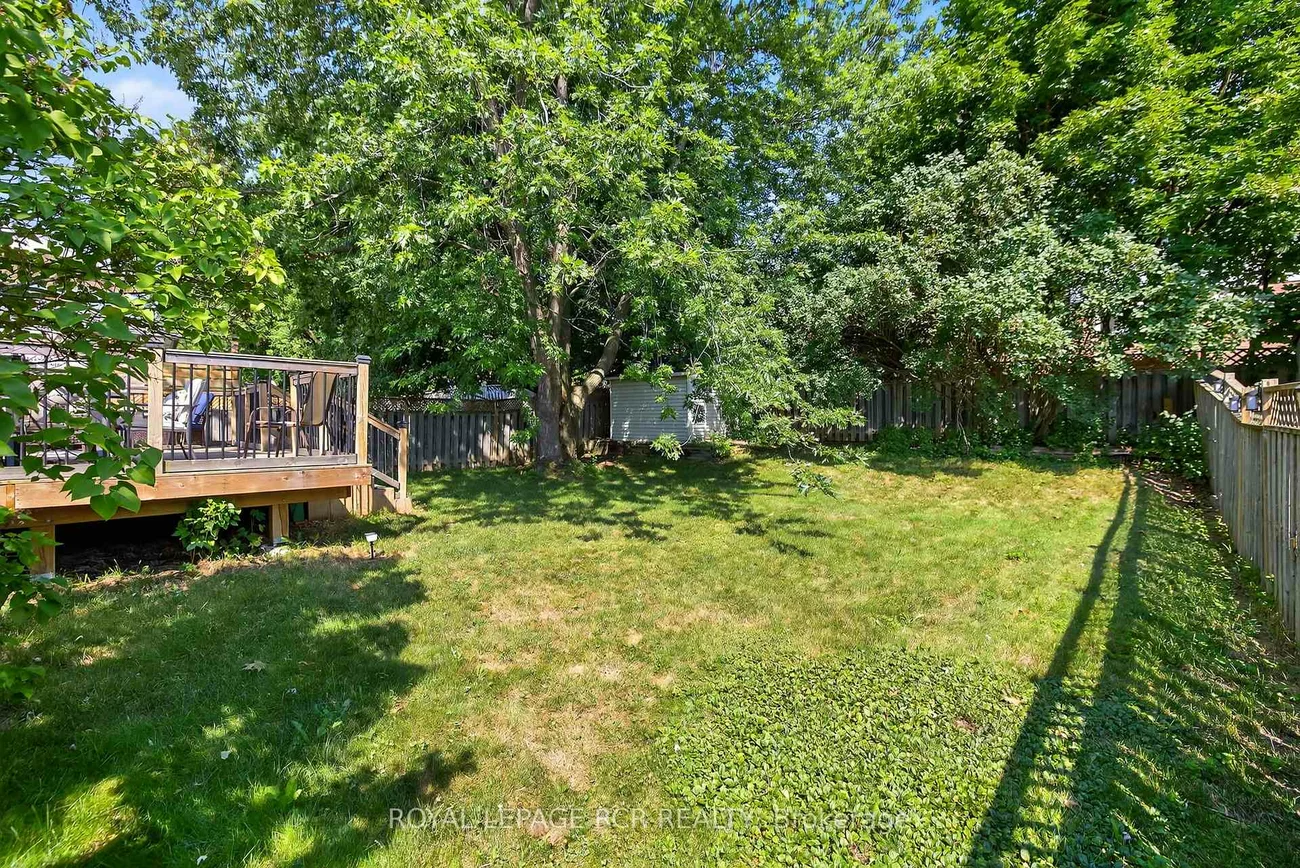 21, Crown, Bradford, Bradford West Gwillimbury