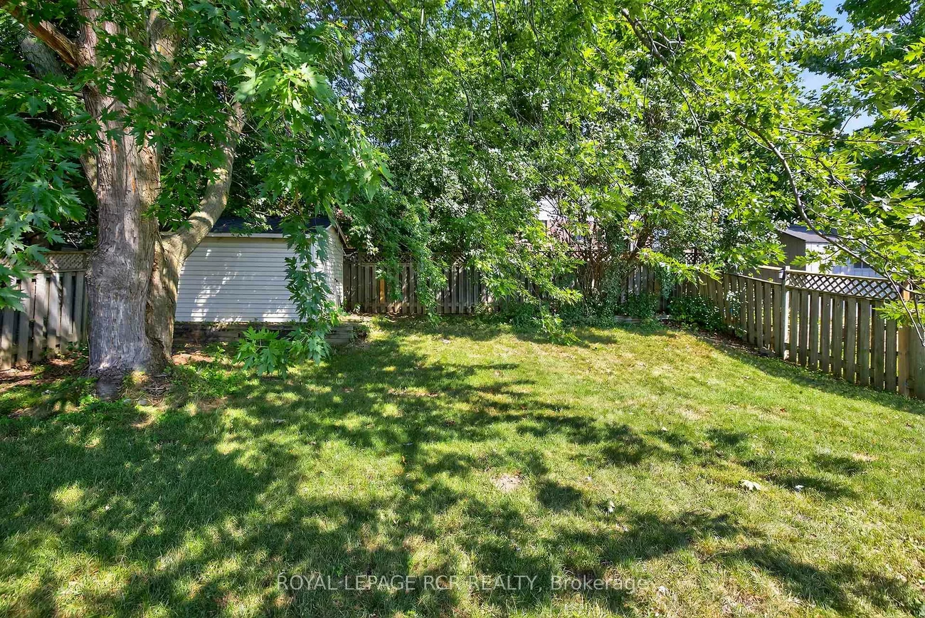 21, Crown, Bradford, Bradford West Gwillimbury