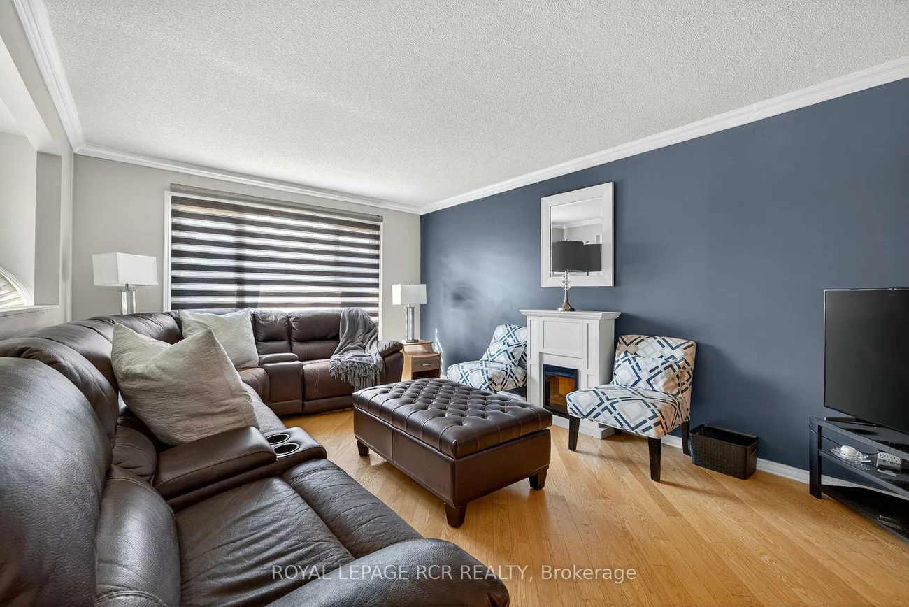 21, Crown, Bradford, Bradford West Gwillimbury
