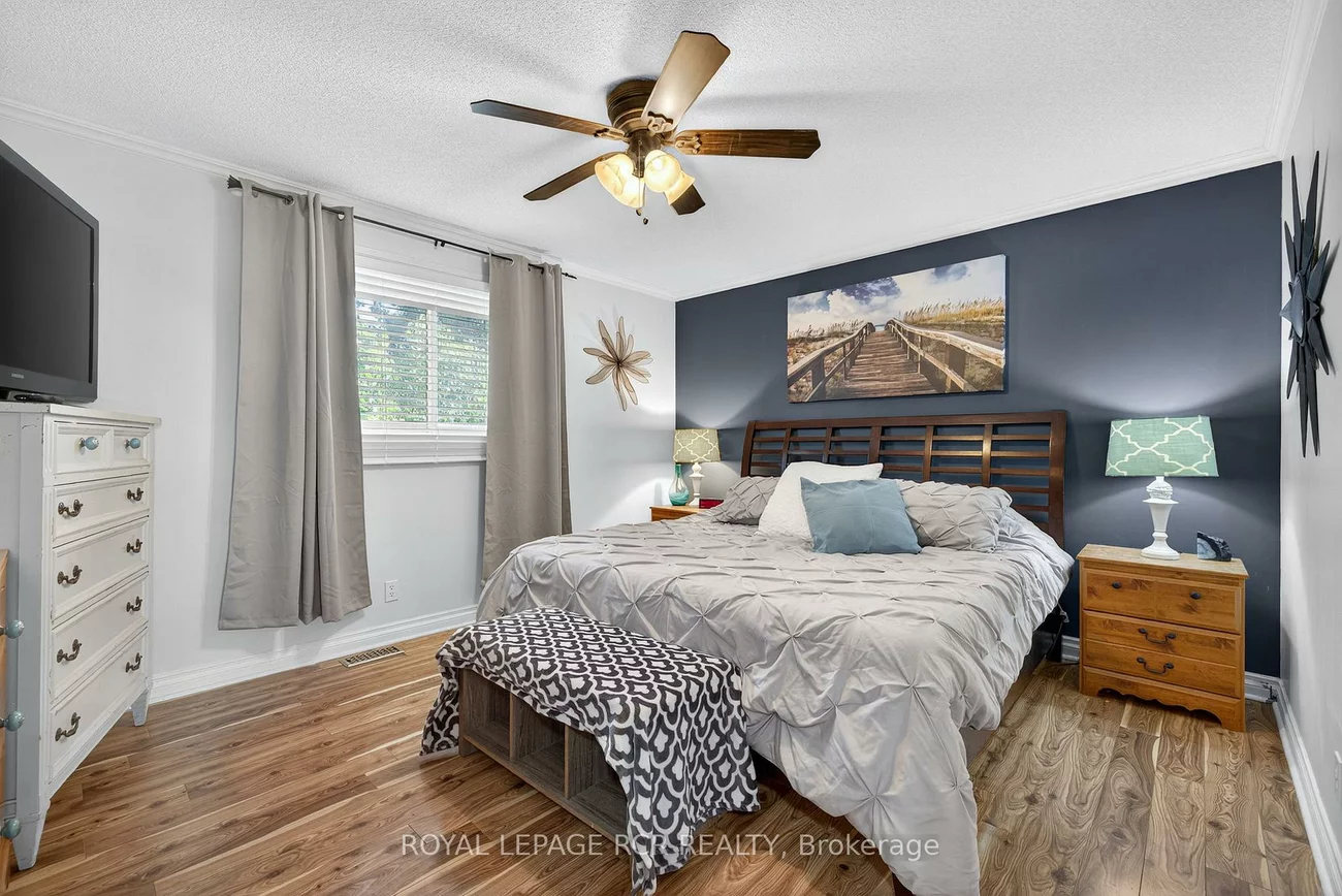 21, Crown, Bradford, Bradford West Gwillimbury
