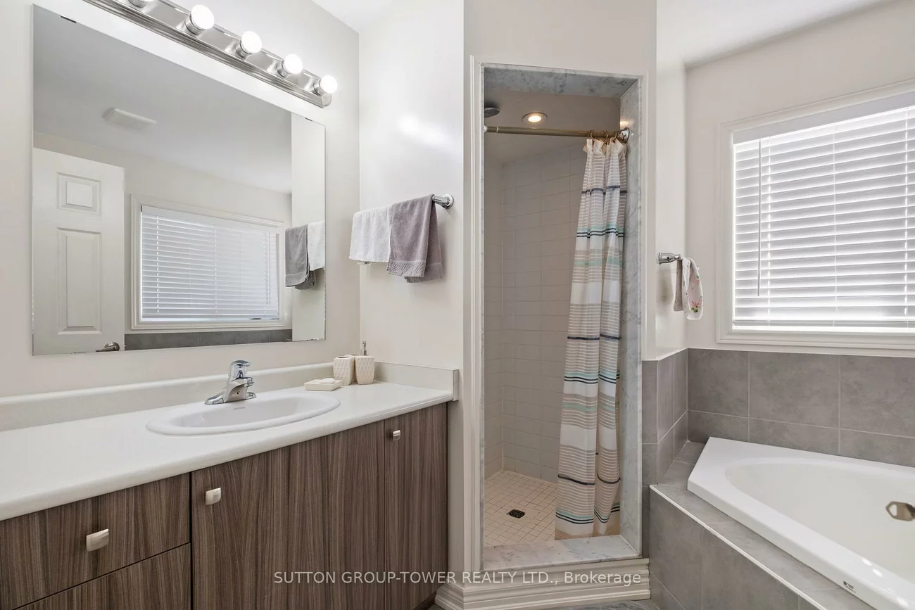 78, Romanelli, Bradford, Bradford West Gwillimbury