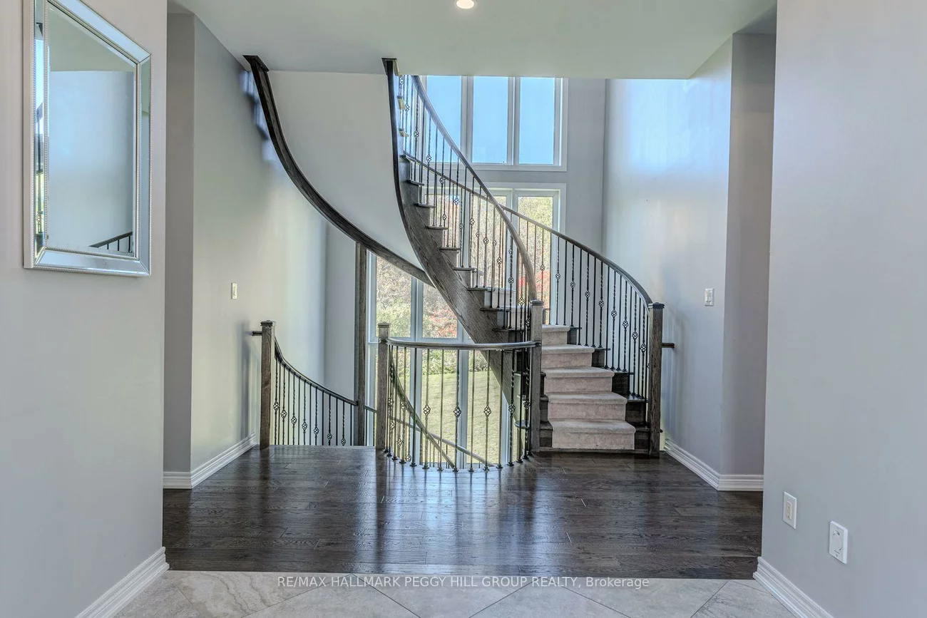 102, Pine Hill, Bradford, Bradford West Gwillimbury