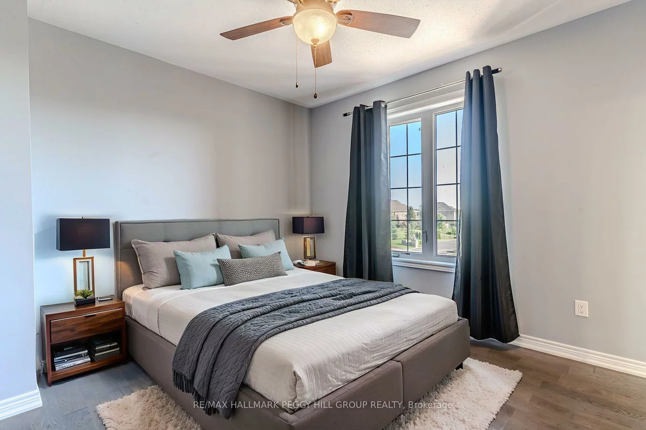 102, Pine Hill, Bradford, Bradford West Gwillimbury