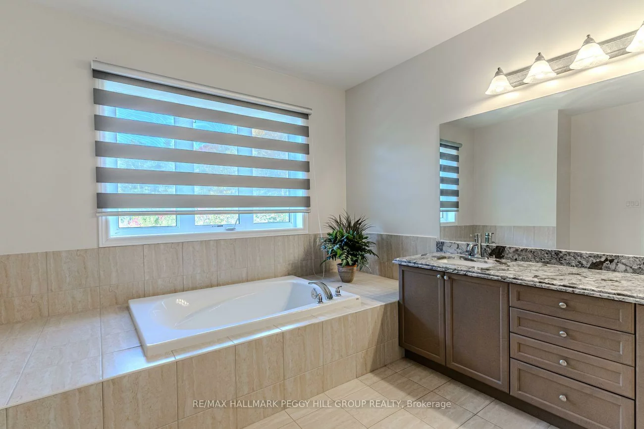 102, Pine Hill, Bradford, Bradford West Gwillimbury
