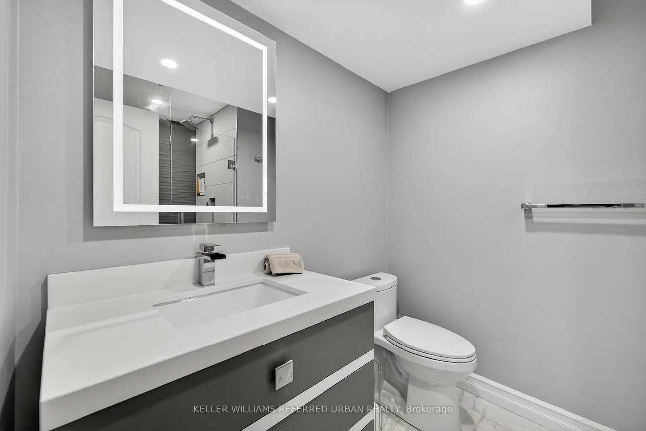 26, Waterton, Bradford, Bradford West Gwillimbury