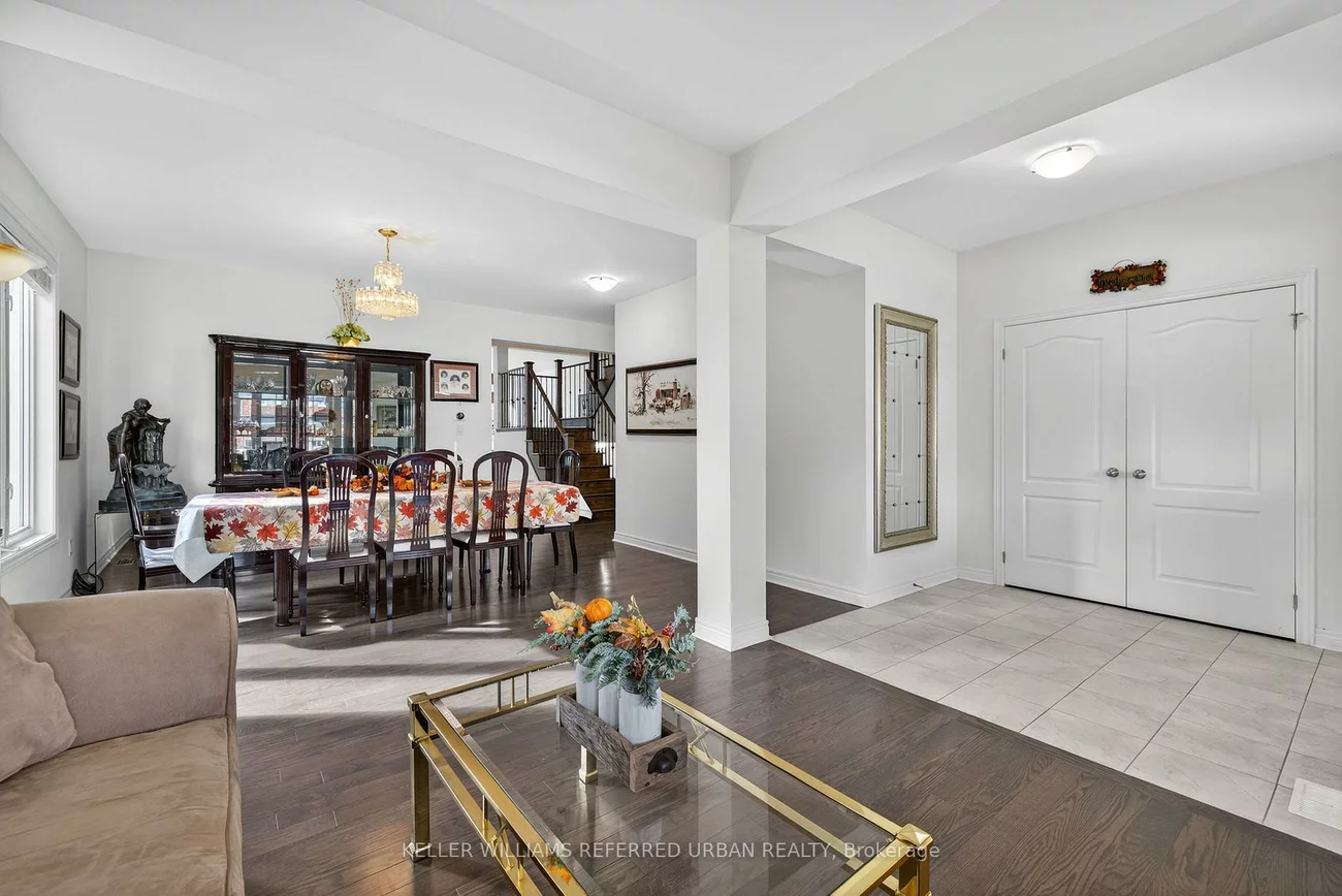 26, Waterton, Bradford, Bradford West Gwillimbury