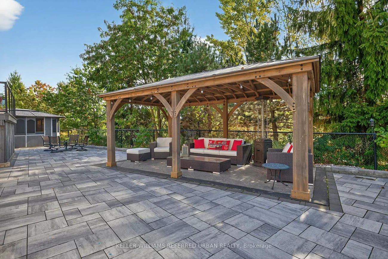 26, Waterton, Bradford, Bradford West Gwillimbury
