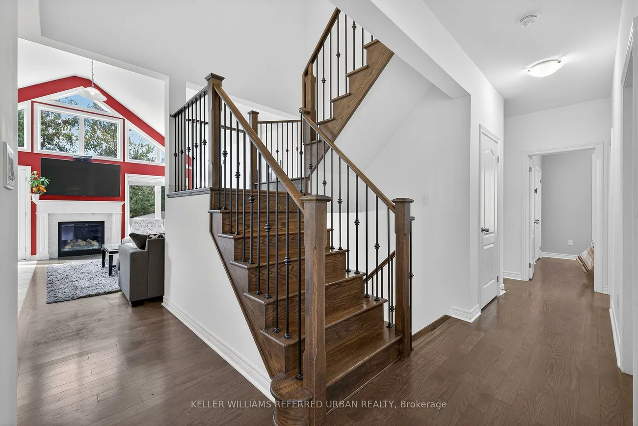 26, Waterton, Bradford, Bradford West Gwillimbury