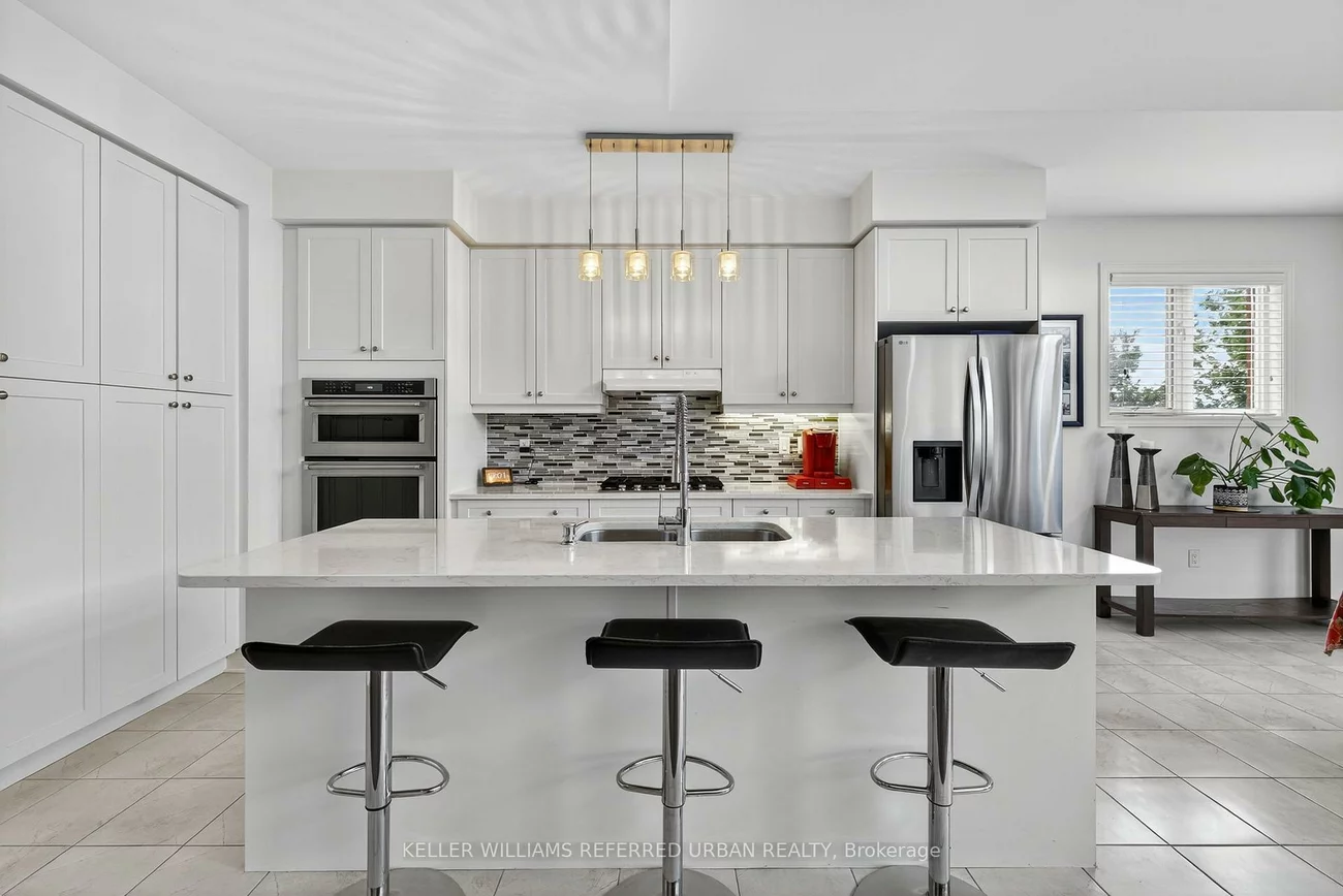 26, Waterton, Bradford, Bradford West Gwillimbury