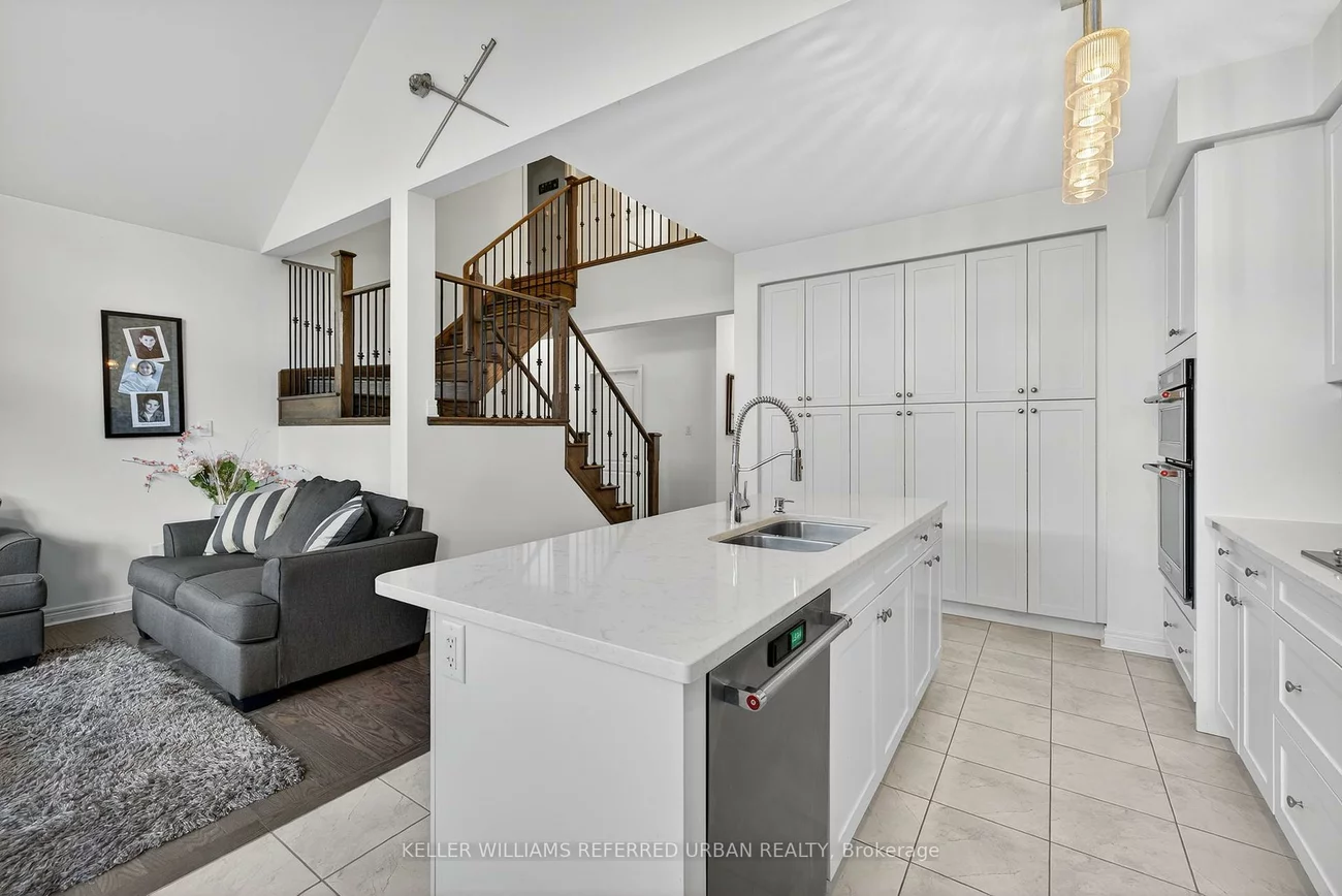 26, Waterton, Bradford, Bradford West Gwillimbury