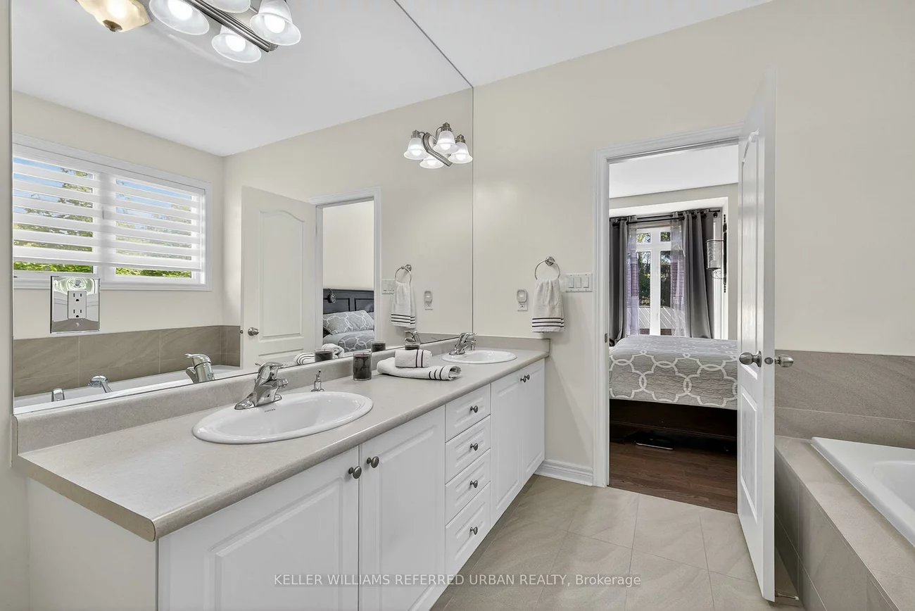 26, Waterton, Bradford, Bradford West Gwillimbury