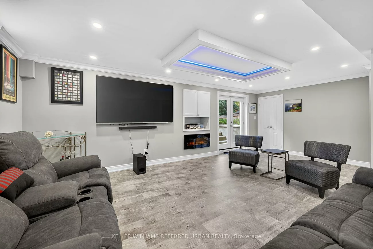 26, Waterton, Bradford, Bradford West Gwillimbury