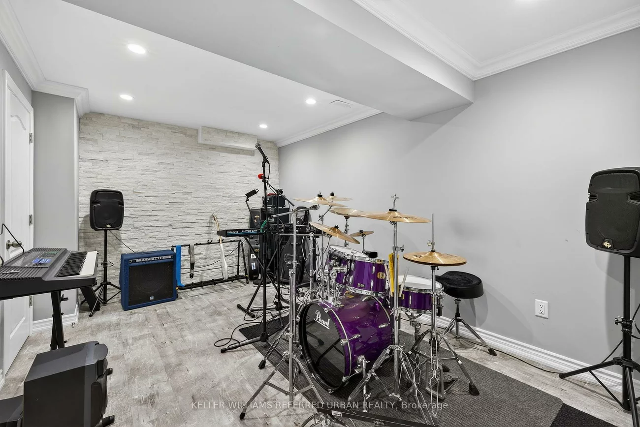 26, Waterton, Bradford, Bradford West Gwillimbury