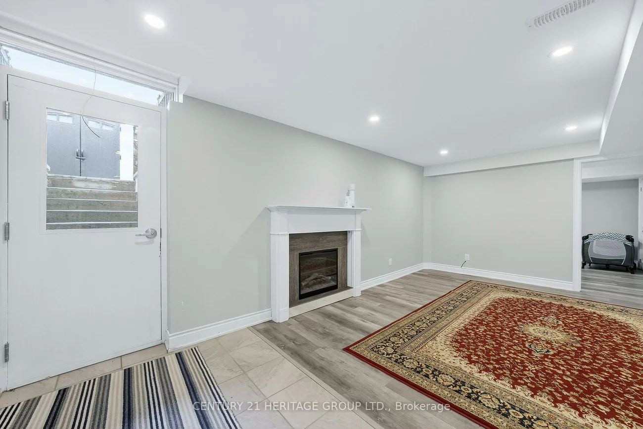 90, Gibson, Bradford, Bradford West Gwillimbury