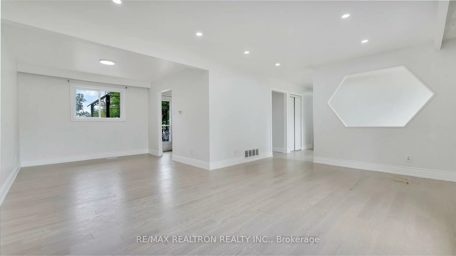 20, Lallien, Bond Head, Bradford West Gwillimbury